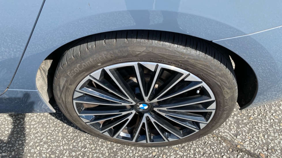 BMW 2 Series 220i MHT M Sport 5dr DCT Petrol Hatchback - Image 28