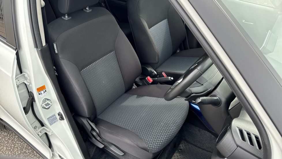 Suzuki Ignis 1.2 Dualjet 12V Hybrid SZ5 5dr CVT Petrol Hatchback - Image 25