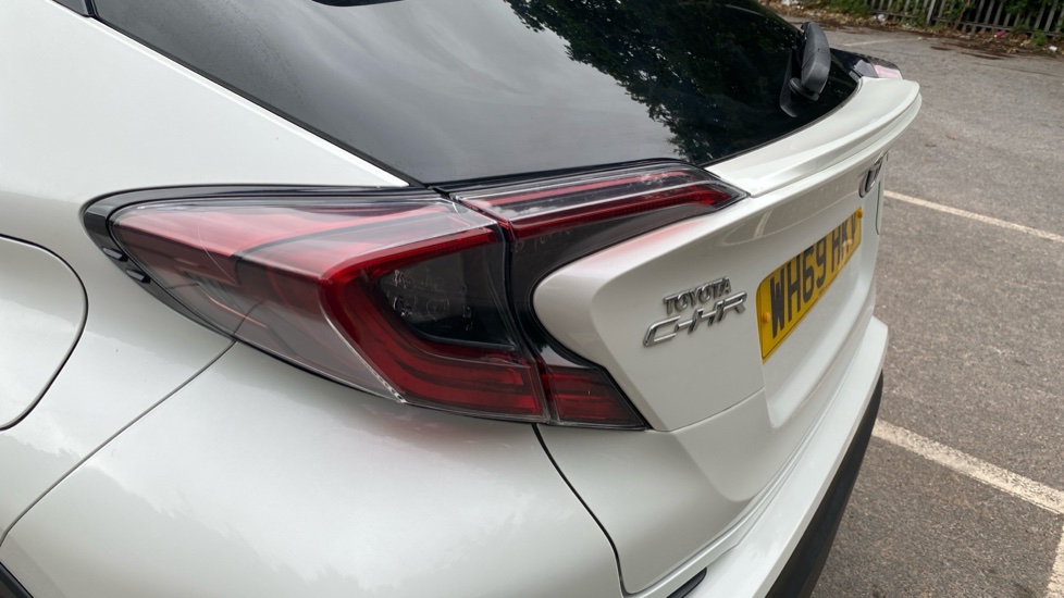 Toyota C-HR 1.8 Hybrid Excel 5dr CVT [Leather] Hybrid Hatchback - Image 22