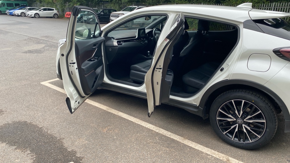 Toyota C-HR 1.8 Hybrid Excel 5dr CVT [Leather] Hybrid Hatchback - Image 26