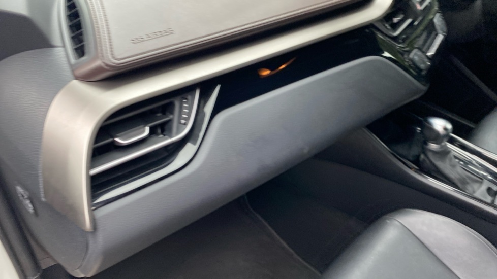 Toyota C-HR 1.8 Hybrid Excel 5dr CVT [Leather] Hybrid Hatchback - Image 28