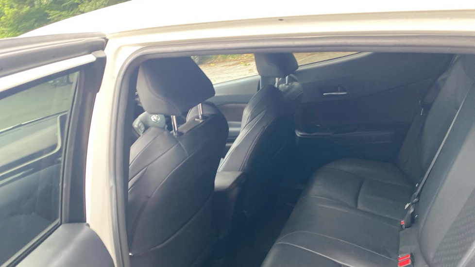 Toyota C-HR 1.8 Hybrid Excel 5dr CVT [Leather] Hybrid Hatchback - Image 32