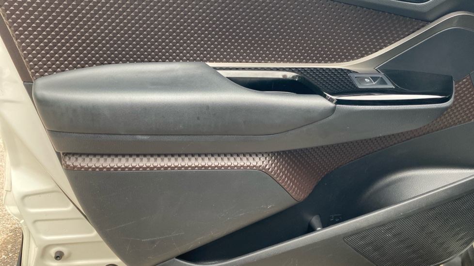 Toyota C-HR 1.8 Hybrid Excel 5dr CVT [Leather] Hybrid Hatchback - Image 33