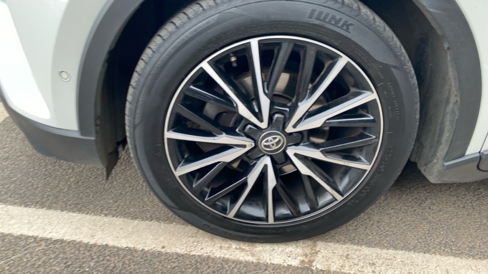 Toyota C-HR 1.8 Hybrid Excel 5dr CVT [Leather] Hybrid Hatchback - Image 36
