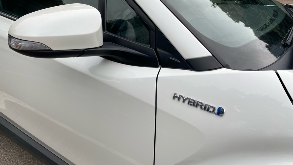 Toyota C-HR 1.8 Hybrid Excel 5dr CVT [Leather] Hybrid Hatchback - Image 41