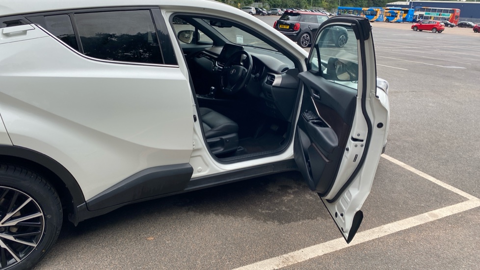 Toyota C-HR 1.8 Hybrid Excel 5dr CVT [Leather] Hybrid Hatchback - Image 43