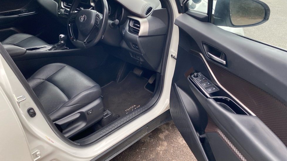 Toyota C-HR 1.8 Hybrid Excel 5dr CVT [Leather] Hybrid Hatchback - Image 44
