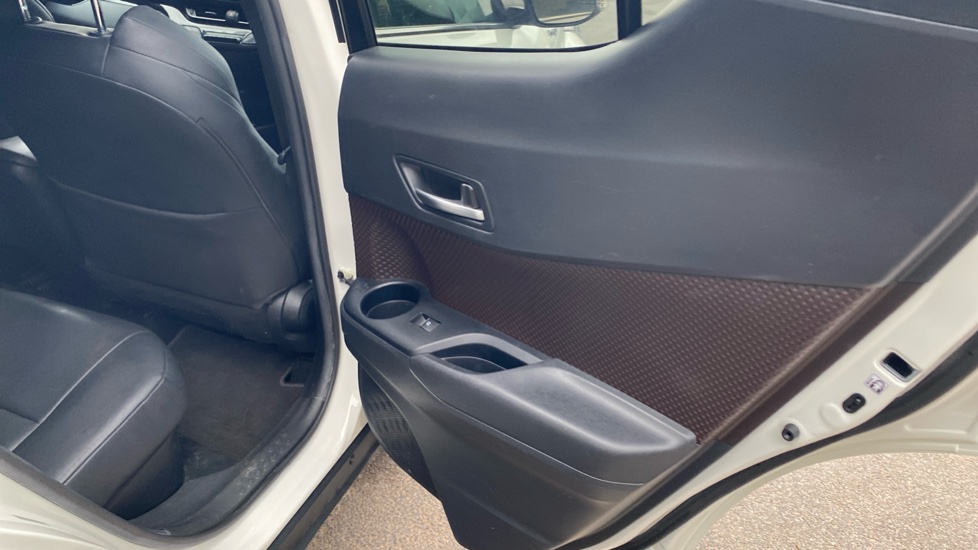 Toyota C-HR 1.8 Hybrid Excel 5dr CVT [Leather] Hybrid Hatchback - Image 49