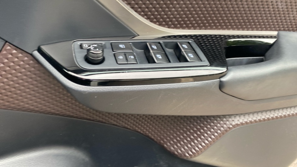 Toyota C-HR 1.8 Hybrid Excel 5dr CVT [Leather] Hybrid Hatchback - Image 63