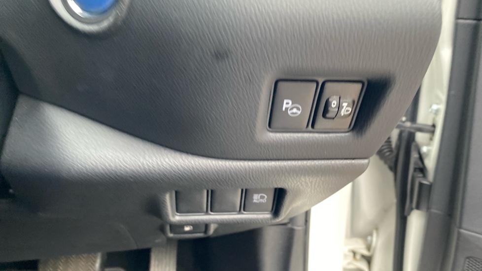 Toyota C-HR 1.8 Hybrid Excel 5dr CVT [Leather] Hybrid Hatchback - Image 64