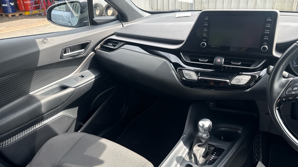 Toyota C-HR 1.8 Hybrid Icon 5dr CVT Hybrid Hatchback - Image 14