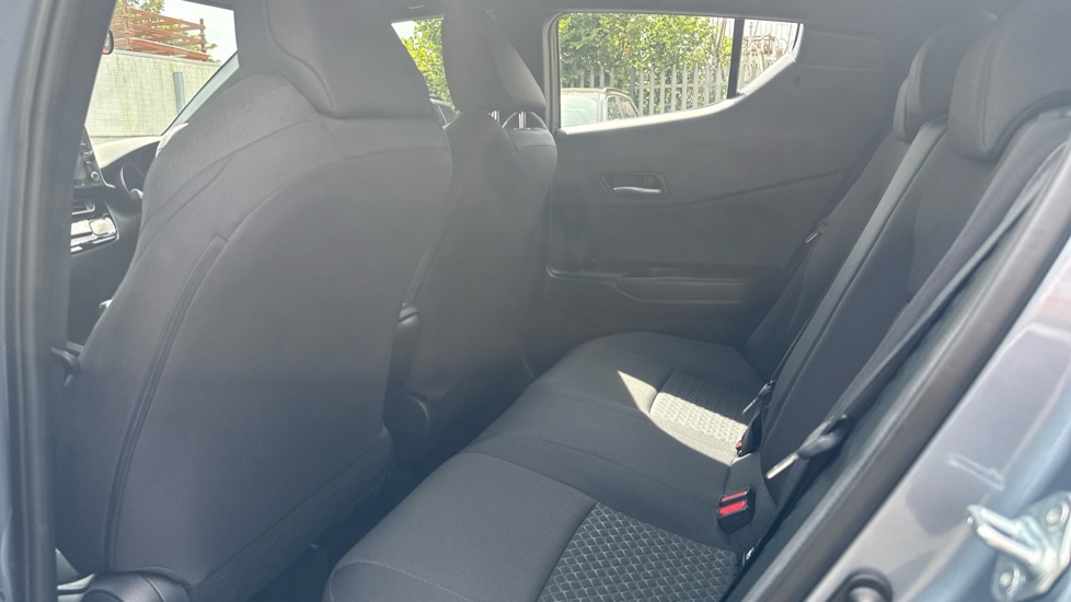 Toyota C-HR 1.8 Hybrid Icon 5dr CVT Hybrid Hatchback - Image 16