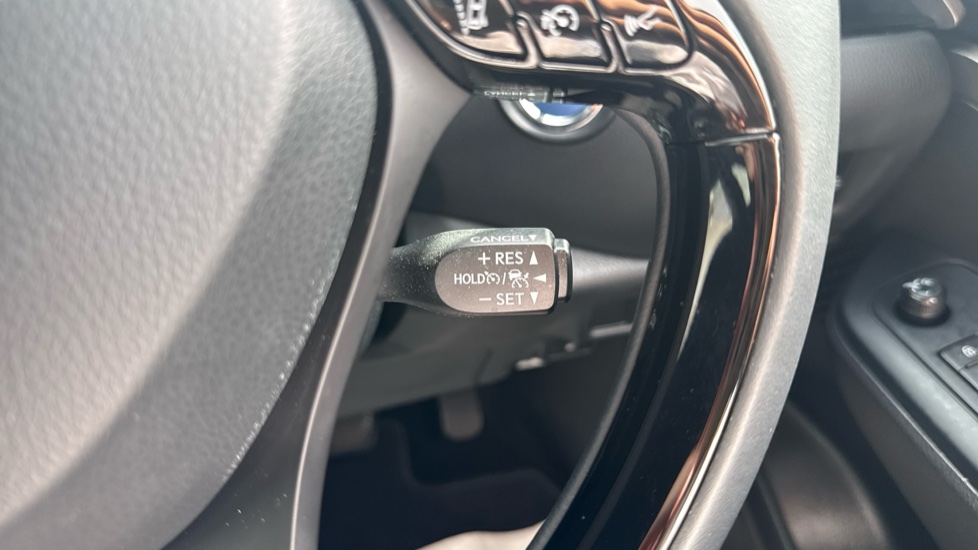 Toyota C-HR 1.8 Hybrid Icon 5dr CVT Hybrid Hatchback - Image 28