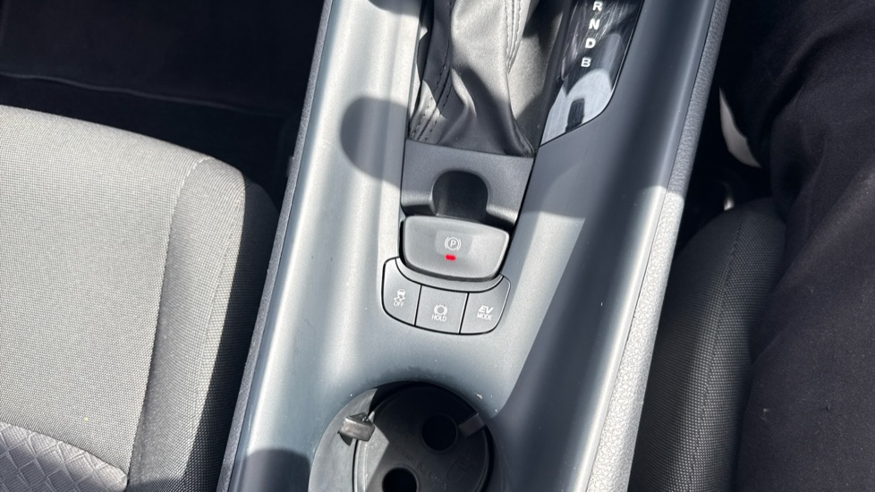 Toyota C-HR 1.8 Hybrid Icon 5dr CVT Hybrid Hatchback - Image 32