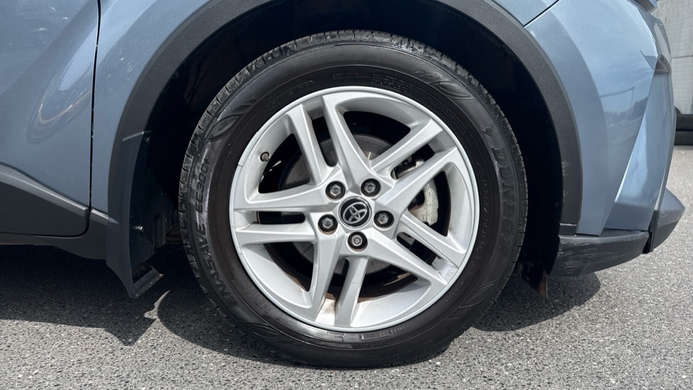Toyota C-HR 1.8 Hybrid Icon 5dr CVT Hybrid Hatchback - Image 35