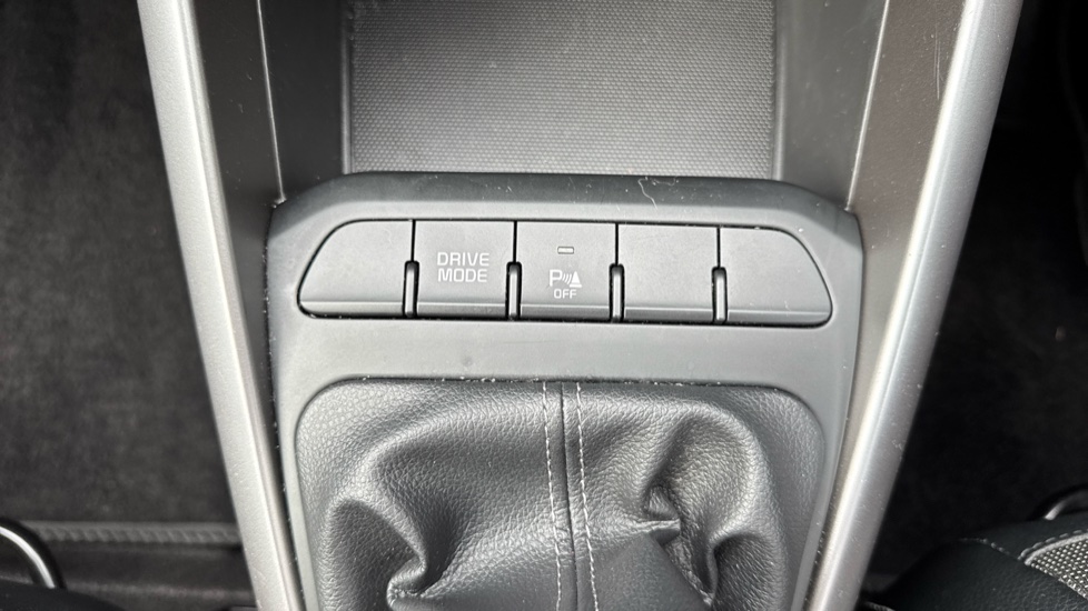 Kia Stonic 1.0T GDi 48V GT-Line 5dr Petrol Estate - Image 26