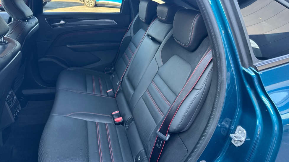 Renault Arkana 1.6 E-TECH Hybrid 145 R.S. Line 5dr Auto Hybrid Estate - Image 15