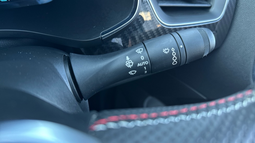 Renault Arkana 1.6 E-TECH Hybrid 145 R.S. Line 5dr Auto Hybrid Estate - Image 26