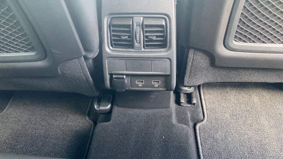 Renault Arkana 1.6 E-TECH Hybrid 145 R.S. Line 5dr Auto Hybrid Estate - Image 42
