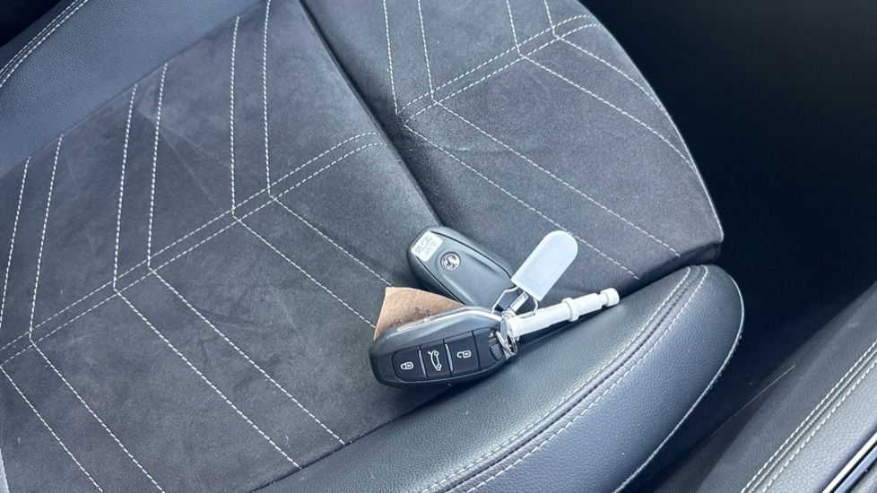 Vauxhall Grandland 1.2 Turbo Ultimate 5dr Petrol Hatchback - Image 20