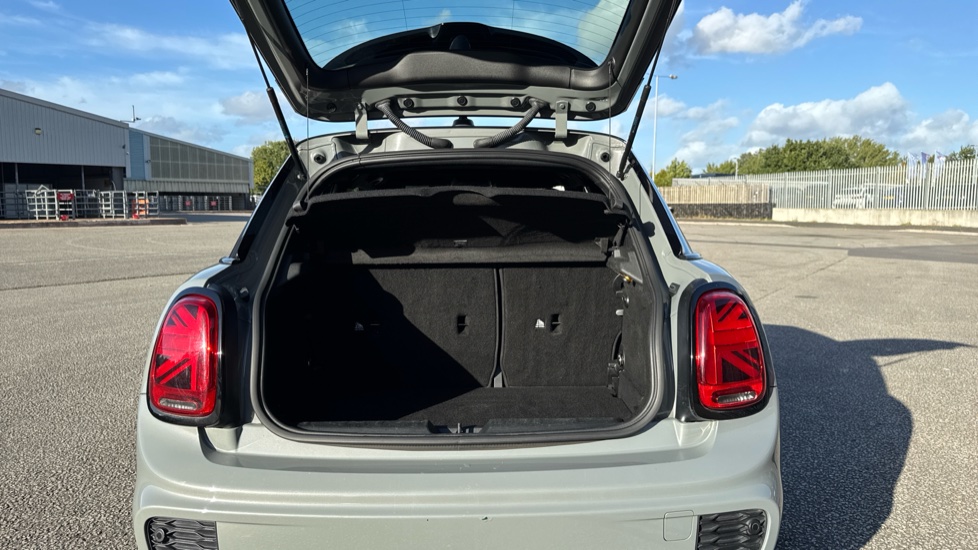 MINI Hatchback 2.0 Cooper S Sport II 5dr Auto Petrol Hatchback - Image 4