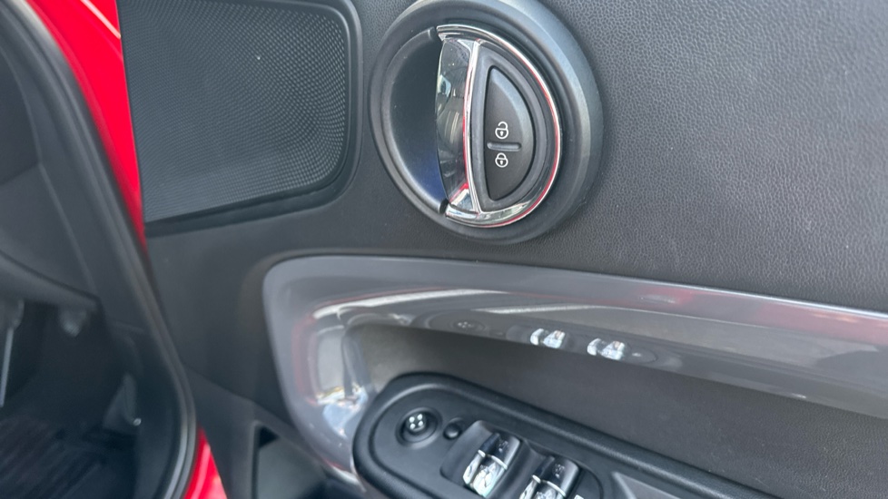 MINI Countryman 2.0 Cooper S 5dr Petrol Hatchback - Image 37