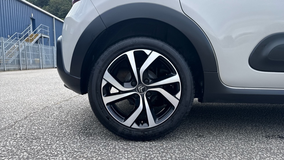 Citroen C3 1.2 PureTech Shine Plus 5dr Petrol Hatchback - Image 7