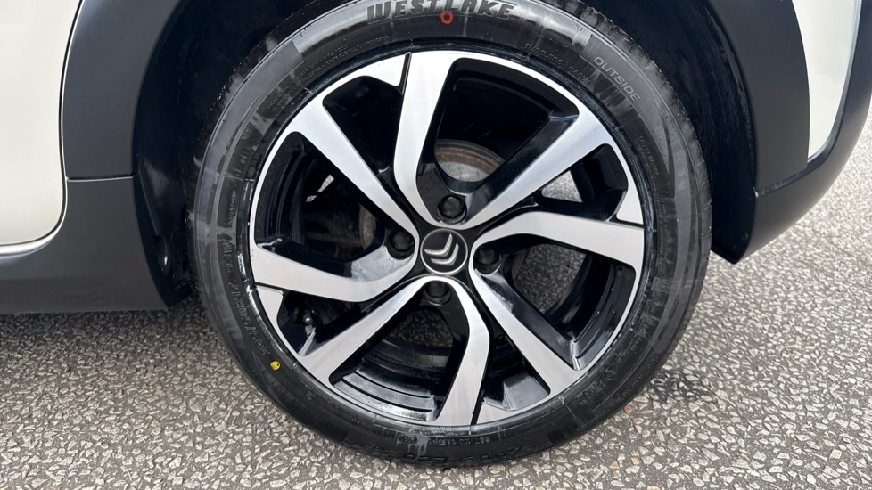Citroen C3 1.2 PureTech Shine Plus 5dr Petrol Hatchback - Image 38