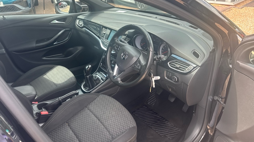 Vauxhall Astra 1.0T 12V ecoFLEX SRi 5dr Petrol Hatchback - Image 9
