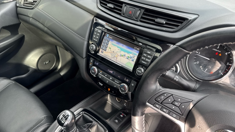 Nissan X-Trail 1.6 dCi Tekna 5dr Diesel Station Wagon - Image 14