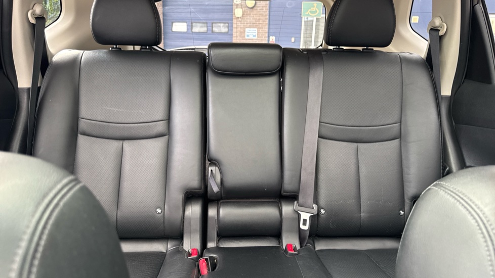 Nissan X-Trail 1.6 dCi Tekna 5dr Diesel Station Wagon - Image 15