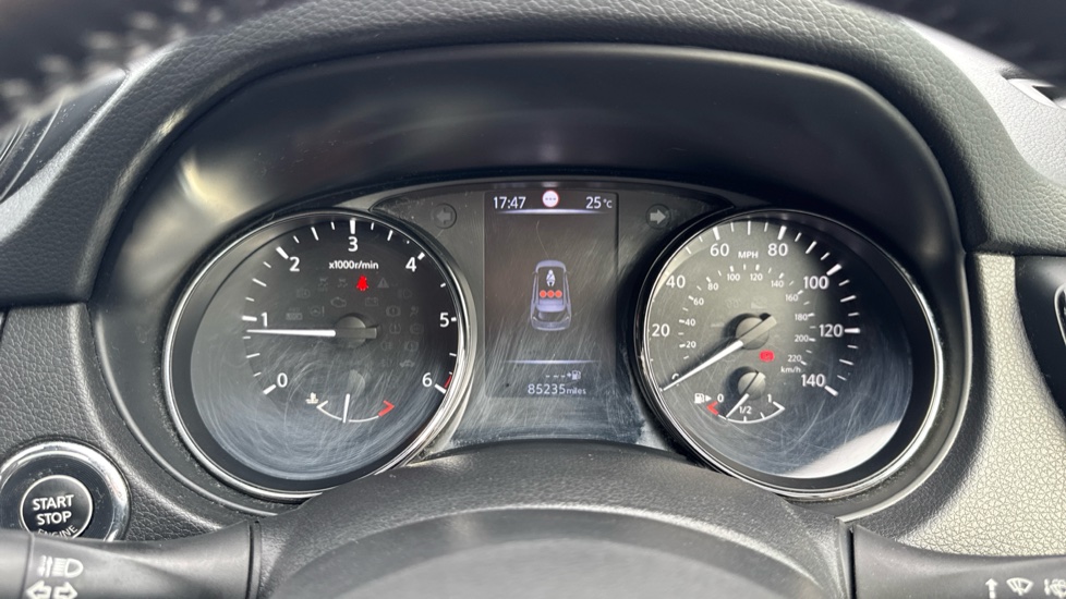Nissan X-Trail 1.6 dCi Tekna 5dr Diesel Station Wagon - Image 18