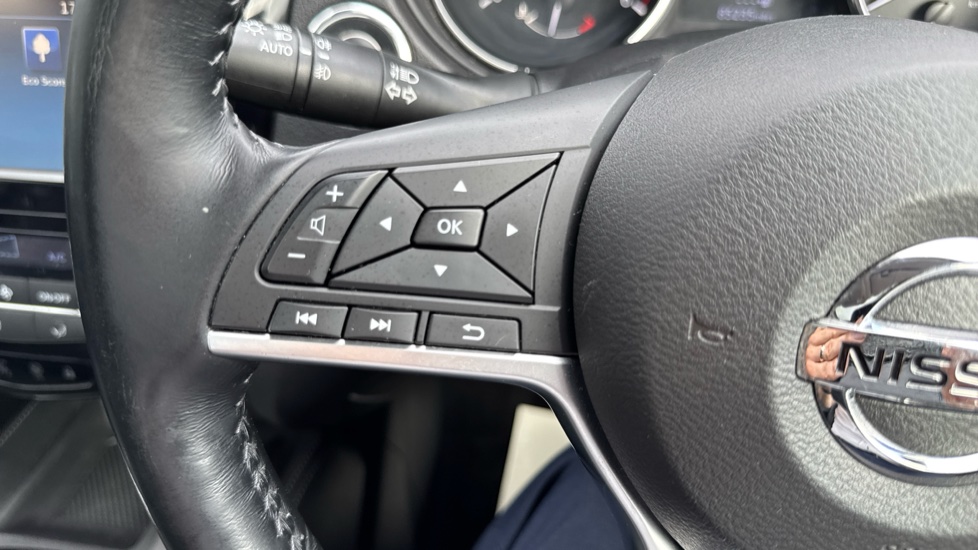 Nissan X-Trail 1.6 dCi Tekna 5dr Diesel Station Wagon - Image 26