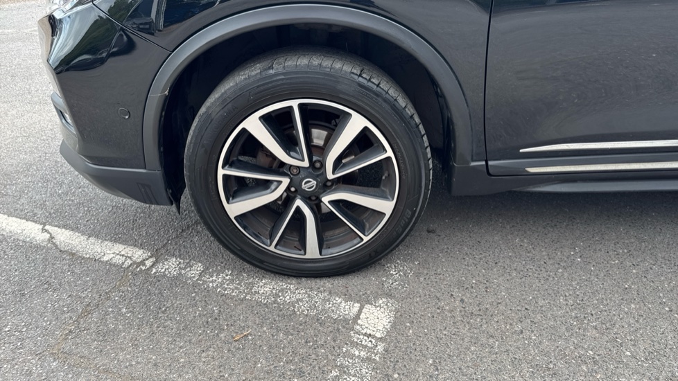 Nissan X-Trail 1.6 dCi Tekna 5dr Diesel Station Wagon - Image 36