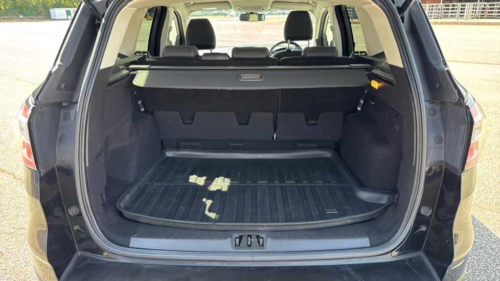 Ford Kuga 1.5 TDCi Titanium Edition 5dr 2WD Diesel Estate - Image 4