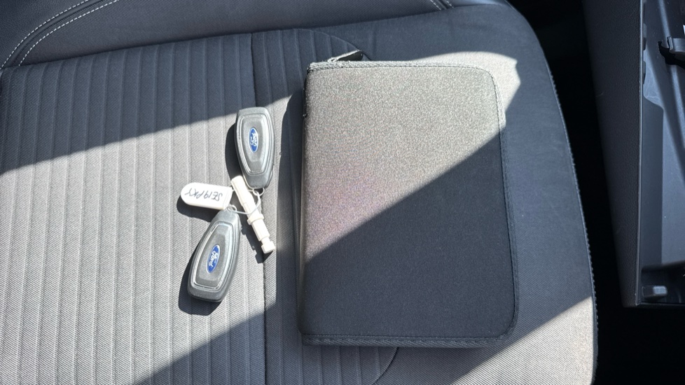 Ford Kuga 1.5 TDCi Titanium Edition 5dr 2WD Diesel Estate - Image 19