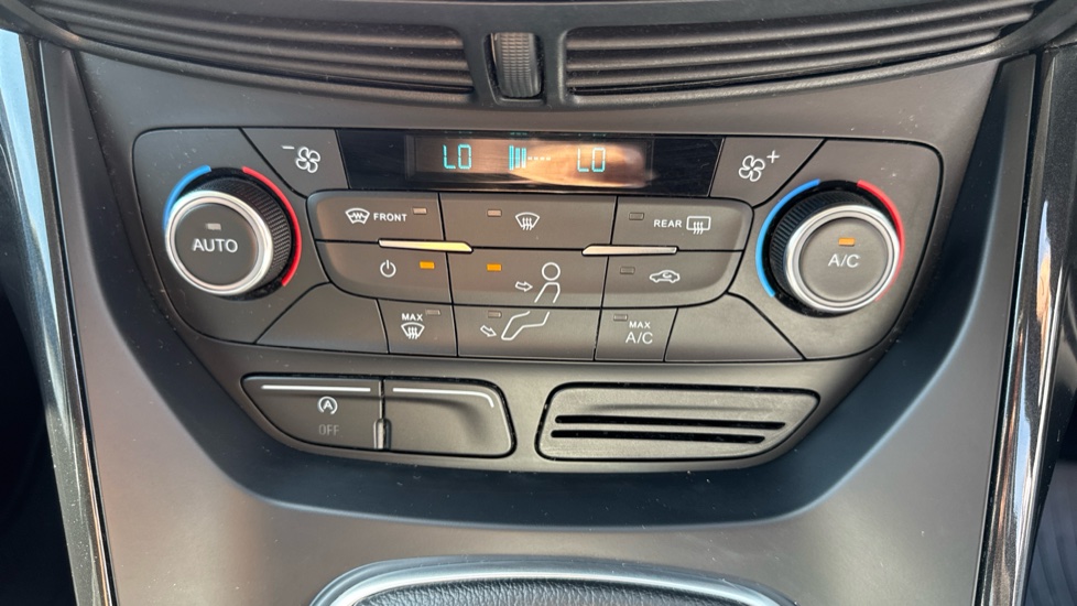 Ford Kuga 1.5 TDCi Titanium Edition 5dr 2WD Diesel Estate - Image 24