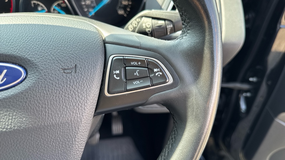 Ford Kuga 1.5 TDCi Titanium Edition 5dr 2WD Diesel Estate - Image 28