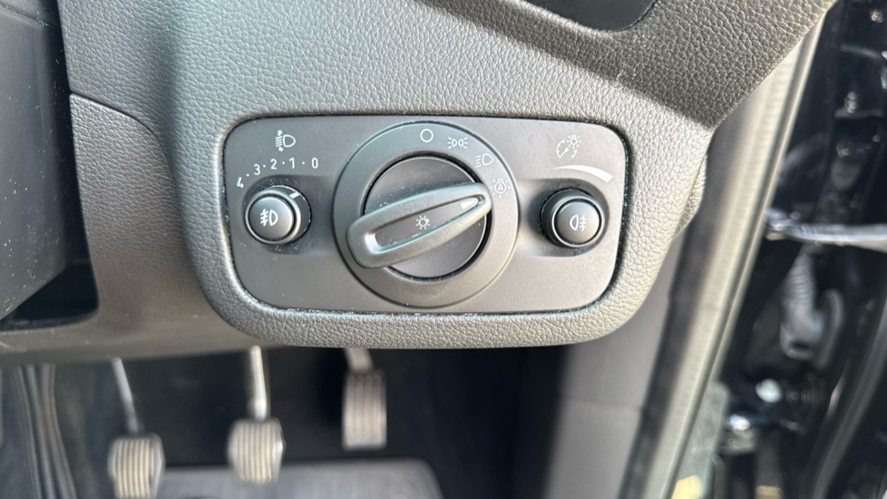 Ford Kuga 1.5 TDCi Titanium Edition 5dr 2WD Diesel Estate - Image 29