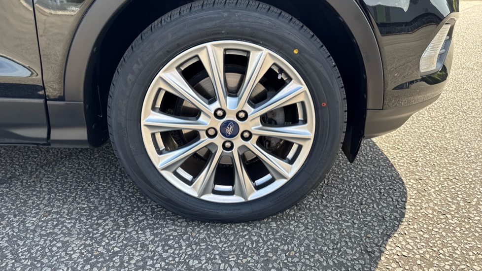 Ford Kuga 1.5 TDCi Titanium Edition 5dr 2WD Diesel Estate - Image 31