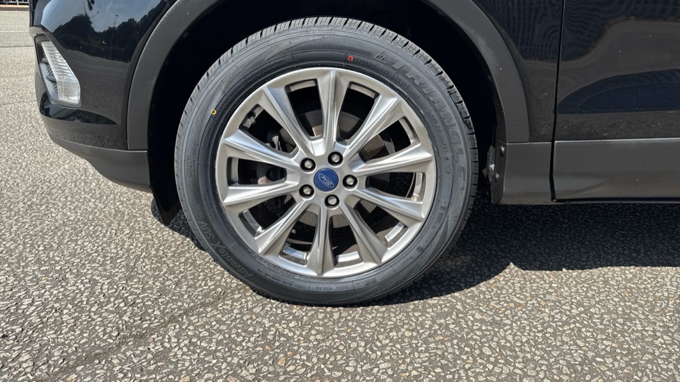 Ford Kuga 1.5 TDCi Titanium Edition 5dr 2WD Diesel Estate - Image 32
