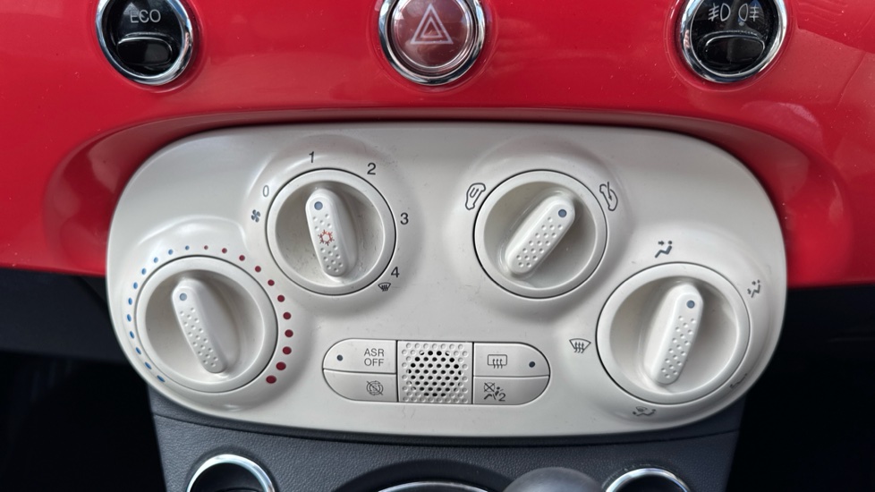 Fiat 500 0.9 TwinAir Lounge 3dr Dualogic Petrol Hatchback - Image 21