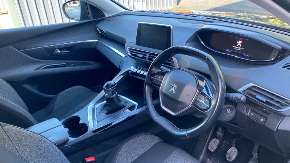 Peugeot 3008 1.2 PureTech Active 5dr Petrol Estate - Image 11