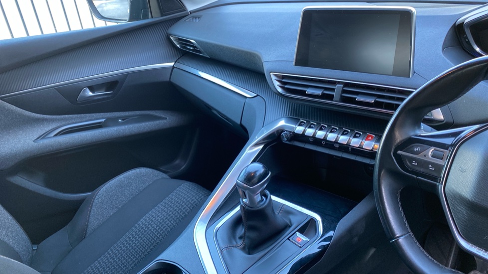 Peugeot 3008 1.2 PureTech Active 5dr Petrol Estate - Image 14