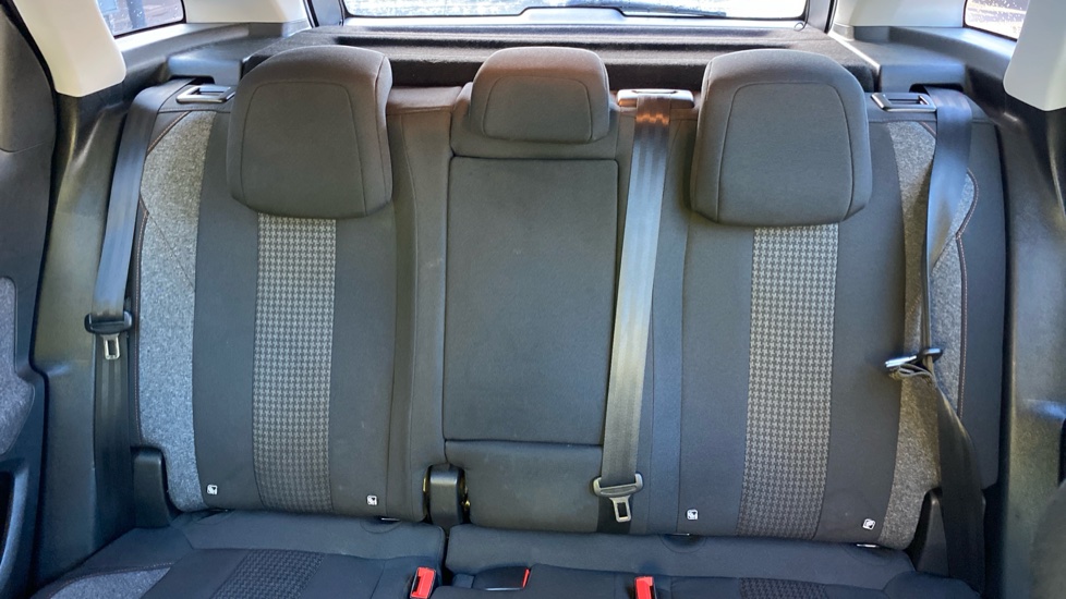 Peugeot 3008 1.2 PureTech Active 5dr Petrol Estate - Image 15