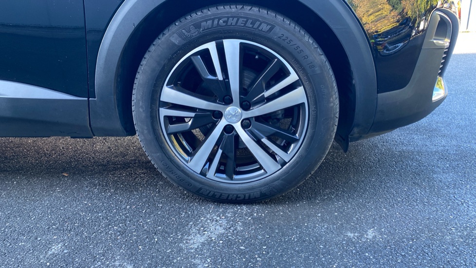 Peugeot 3008 1.2 PureTech Active 5dr Petrol Estate - Image 41