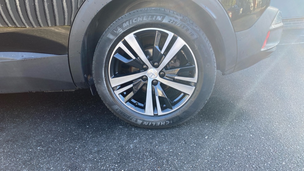 Peugeot 3008 1.2 PureTech Active 5dr Petrol Estate - Image 43