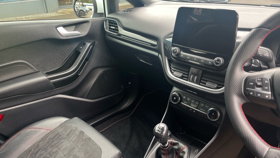 Ford Fiesta 1.0 EcoBoost Hybrid mHEV 125 ST-Line X Edition 5dr Petrol Hatchback - Image 14