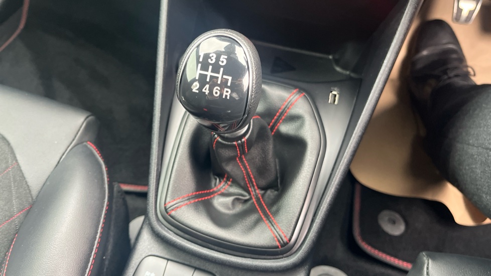 Ford Fiesta 1.0 EcoBoost Hybrid mHEV 125 ST-Line X Edition 5dr Petrol Hatchback - Image 31