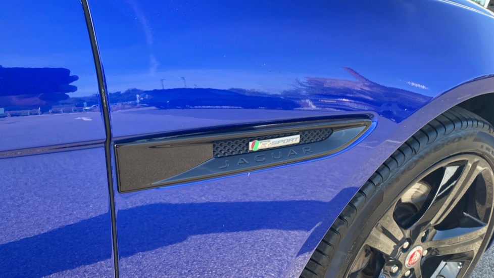 Jaguar XF 2.0d [180] R-Sport 5dr Auto Diesel Estate - Image 26